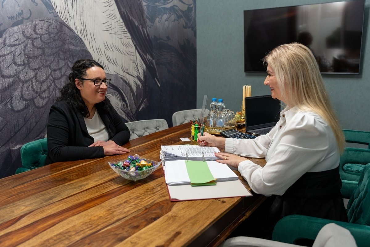 Könyvelő konzultáció vállalkozóval irodai megbeszélés során